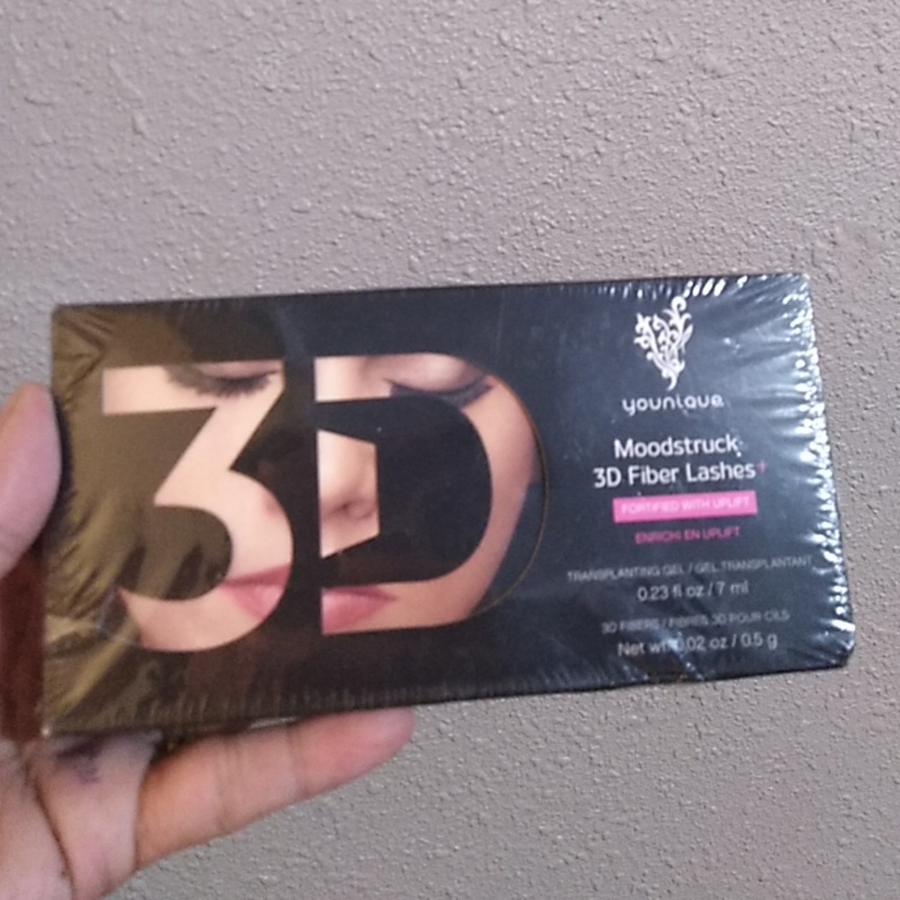 Younique 3D fiberlashes lot 5f8p-5j29c